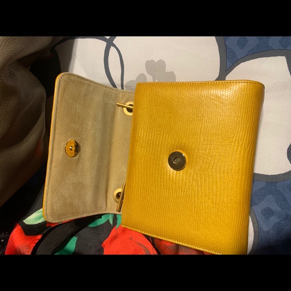 Vintage Gold Shoulder Bag - Picture 11 of 16